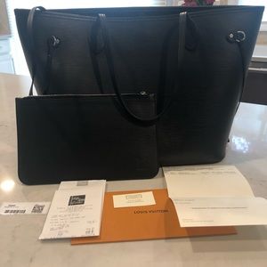 🔥FLASH SALE🔥EUC LV Epi Leather Neverfull Black
